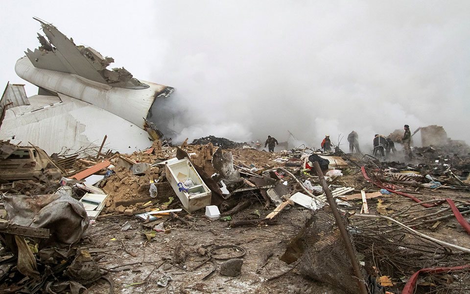 Αεροσκάφος τουρκικών αερογραμμών συνετρίβη σε χωριό του Κιργιστάν – Τουλάχιστον 37 νεκροί-2