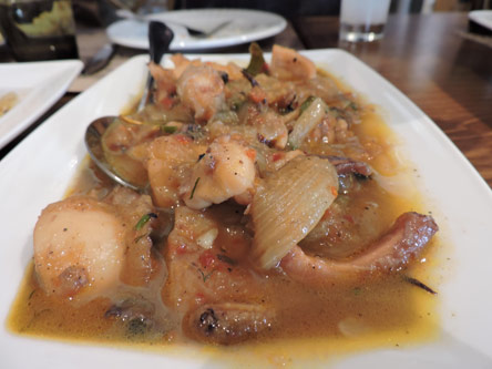 Αρόδο: Ένα νέο ουζερί στη Νέα Κρήνη-3