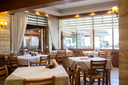 Η ταβέρνα του Ζήση-1