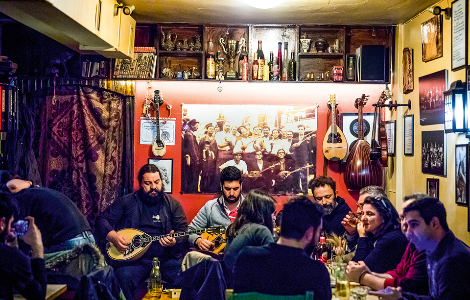 Στα Τρίκαλα στα δυο στενά-5