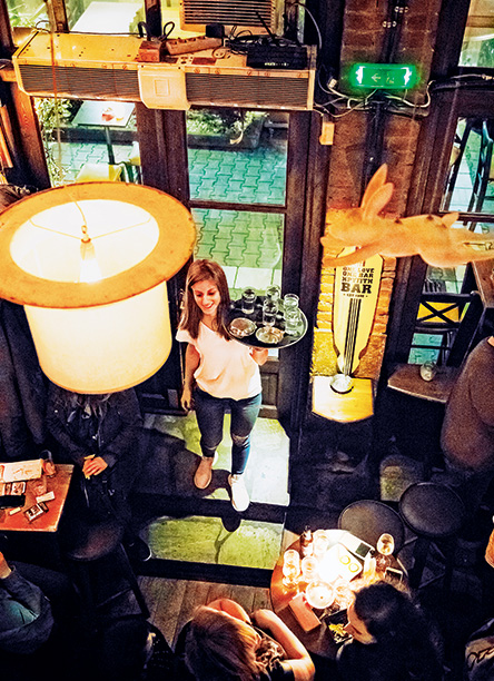 Στα Τρίκαλα στα δυο στενά-7