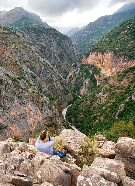 Εξω Μάνη: Άγρια και τρυφερή-2