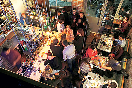 Λάρισα: Με όπλο τη ζωντάνια της-8