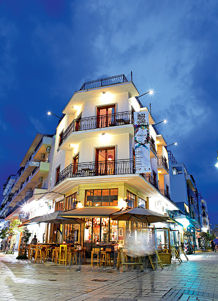 Λάρισα: Με όπλο τη ζωντάνια της-9