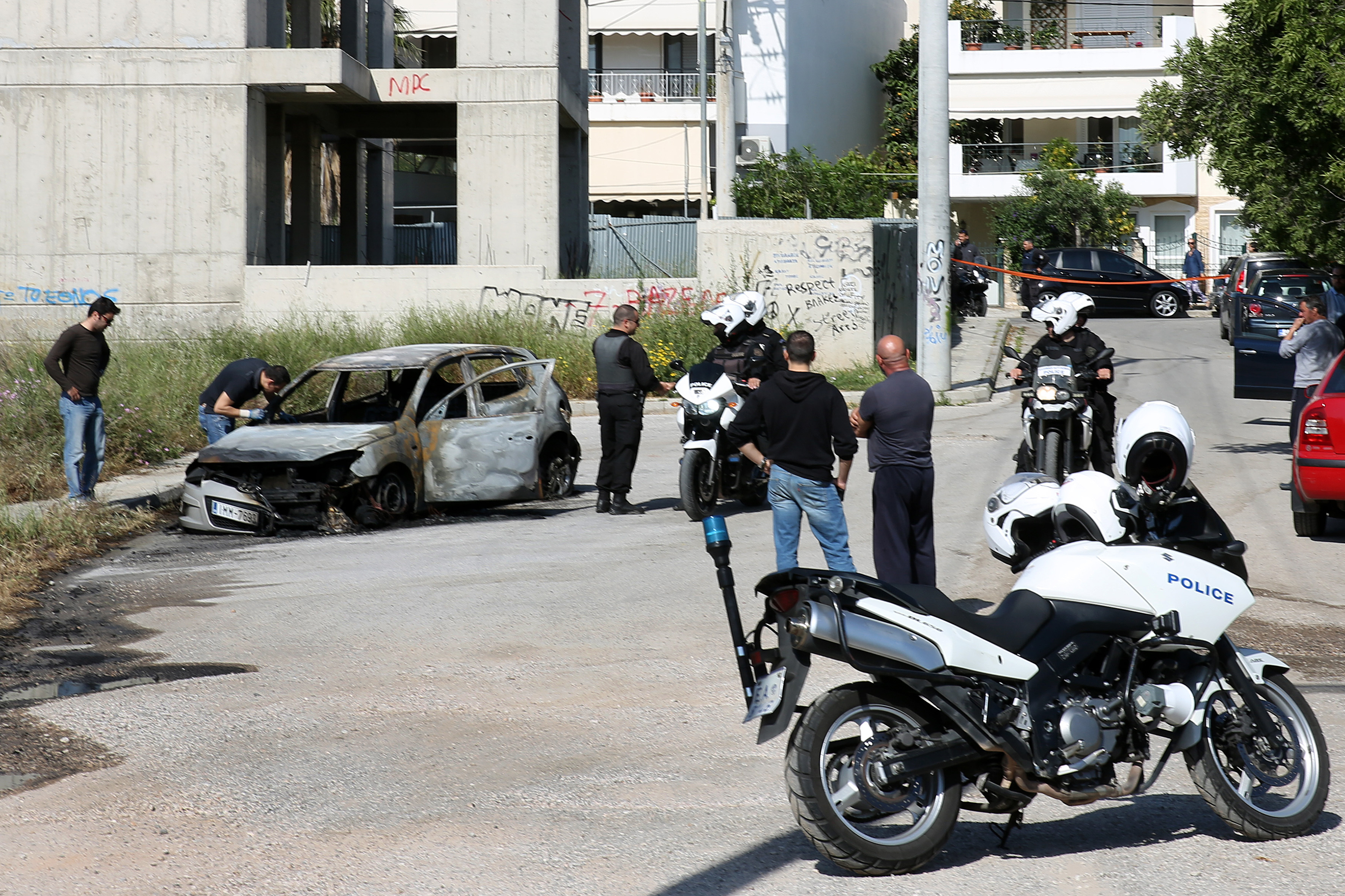 Εν ψυχρώ δολοφονία έξω από σχολείο στα Γλυκά Νερά – εννέα φορές πυροβόλησαν οι δράστες-2
