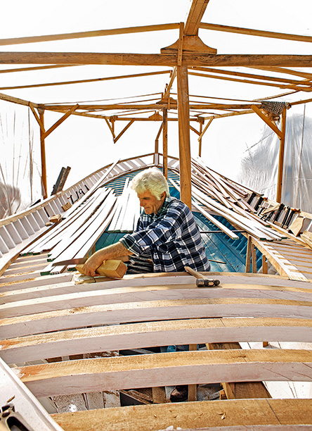 Σπέτσες. Κάτι τρέχει-1