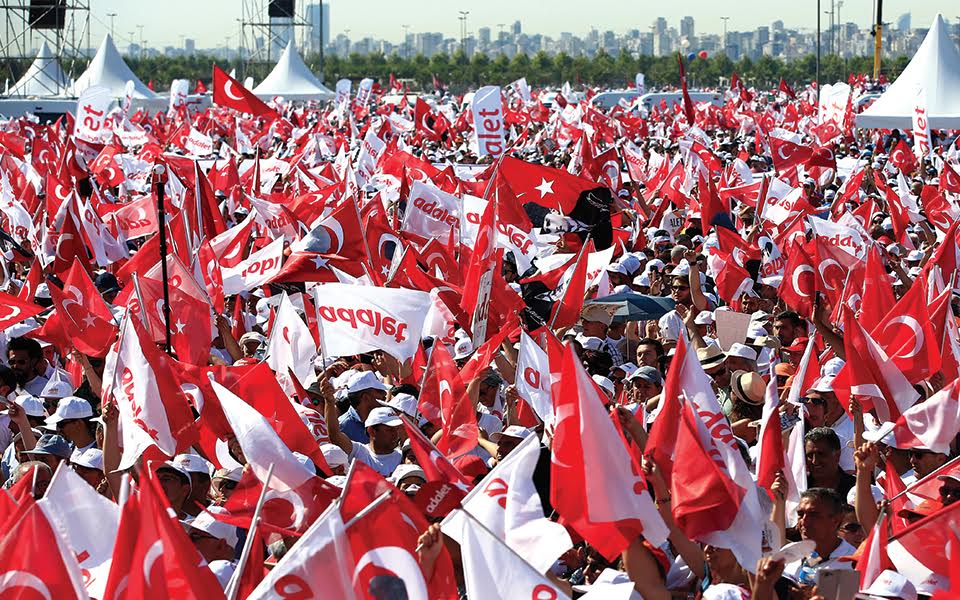 Τουρκία: Στην Κωνσταντινούπολη η μεγάλη «πορεία της Δικαιοσύνης» κατά Ερντογάν-3