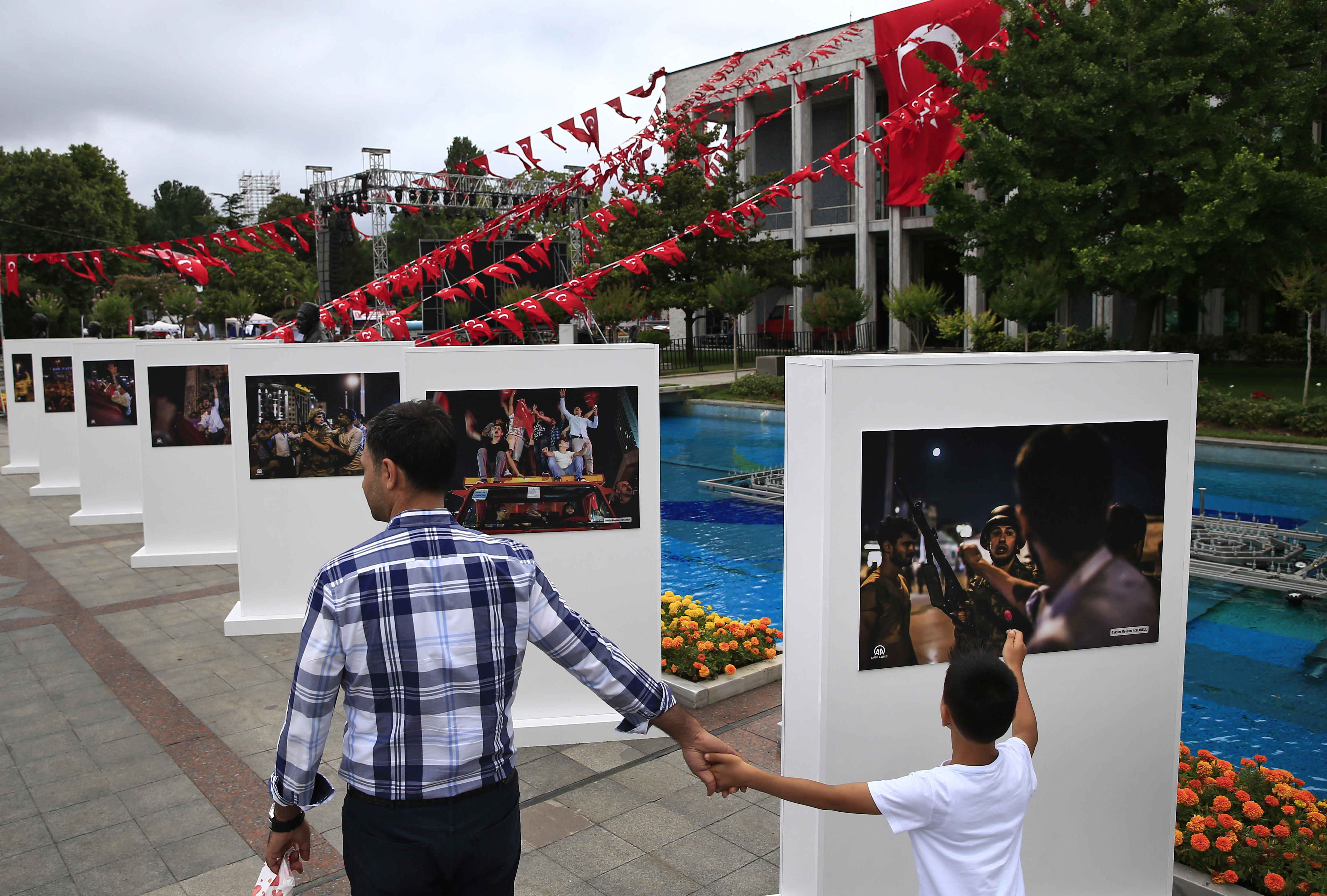 Ενα χρόνο μετά το πραξικόπημα, η Τουρκία μία διχασμένη χώρα-3