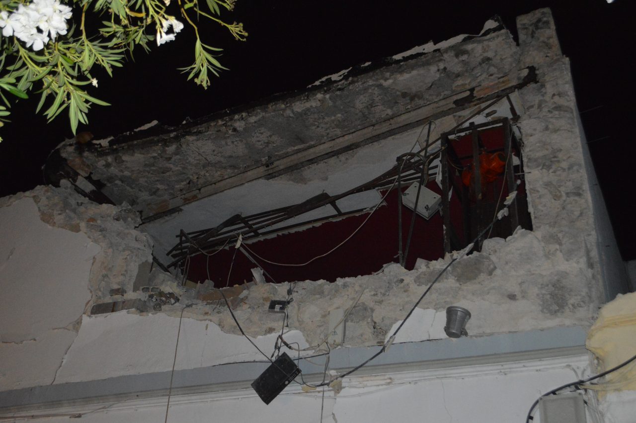 Δύο νεκροί και εικόνες καταστροφής από τα 6,6 Ρίχτερ στην Κω – μετράει τις πληγές του το νησί-7