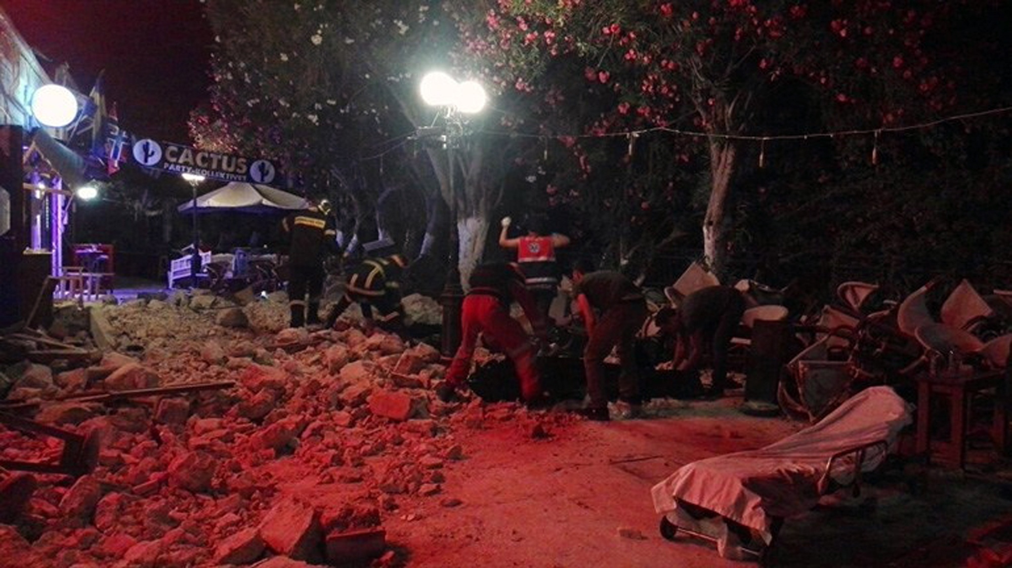 Δύο νεκροί και εικόνες καταστροφής από τα 6,6 Ρίχτερ στην Κω – μετράει τις πληγές του το νησί-6