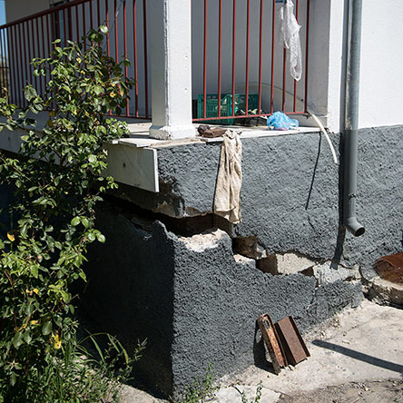Tο χωριό που μετακινείται 1,5 εκατοστό  την ημέρα-2