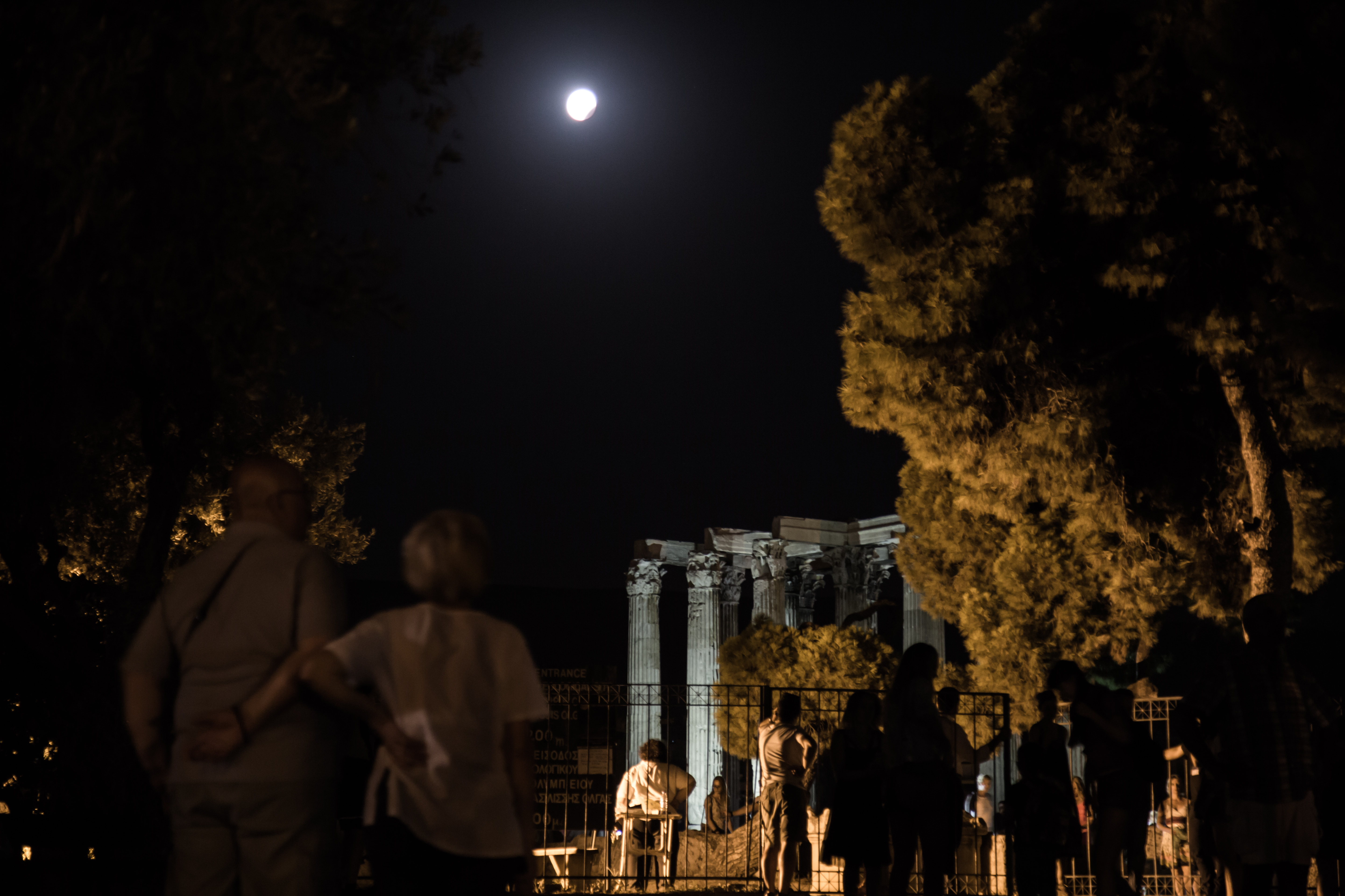 Πανσέληνος και έκλειψη Σελήνης δημιούργησαν ένα σπάνιο θέαμα (ΦΩΤΟ)-11
