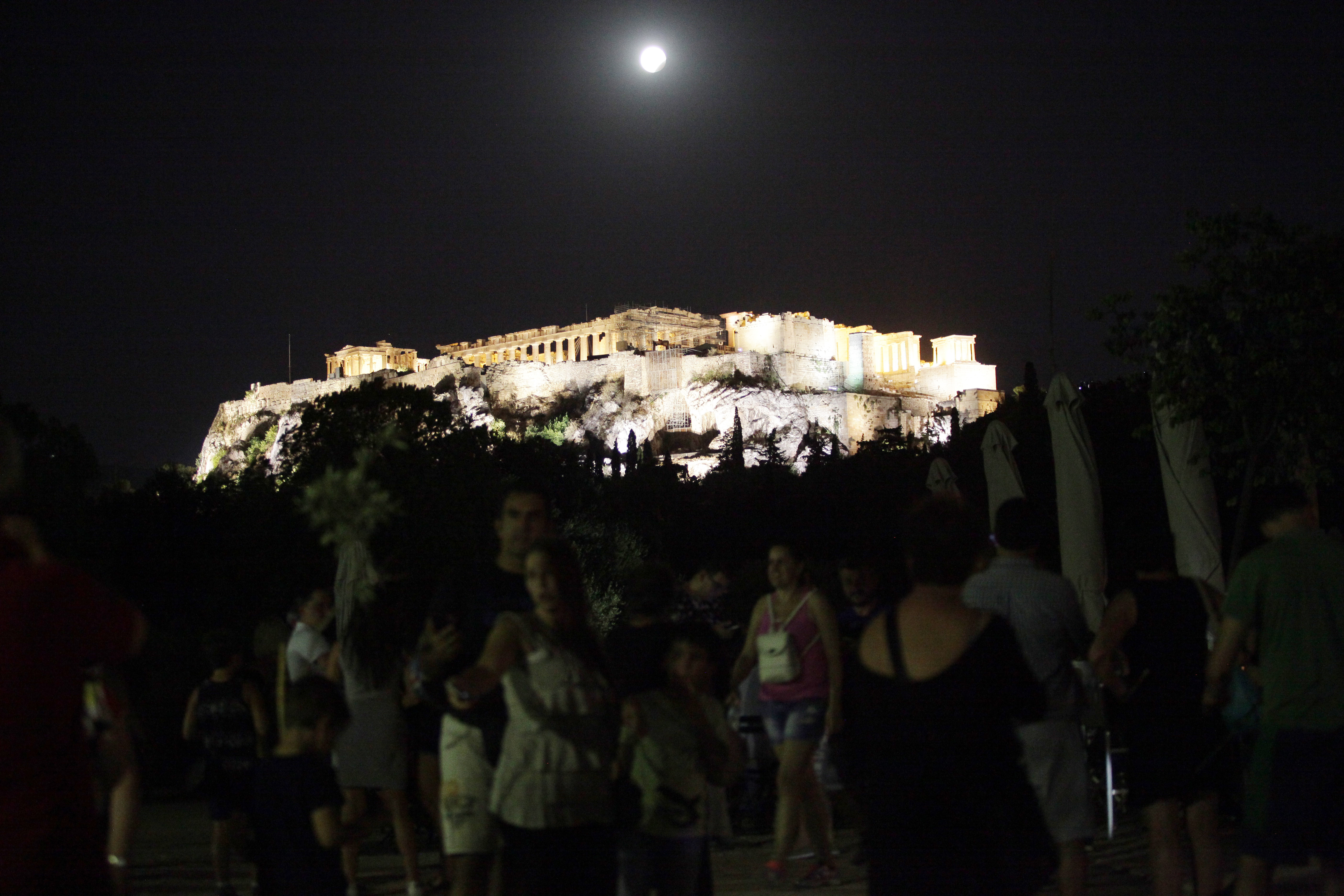 Πανσέληνος και έκλειψη Σελήνης δημιούργησαν ένα σπάνιο θέαμα (ΦΩΤΟ)-5