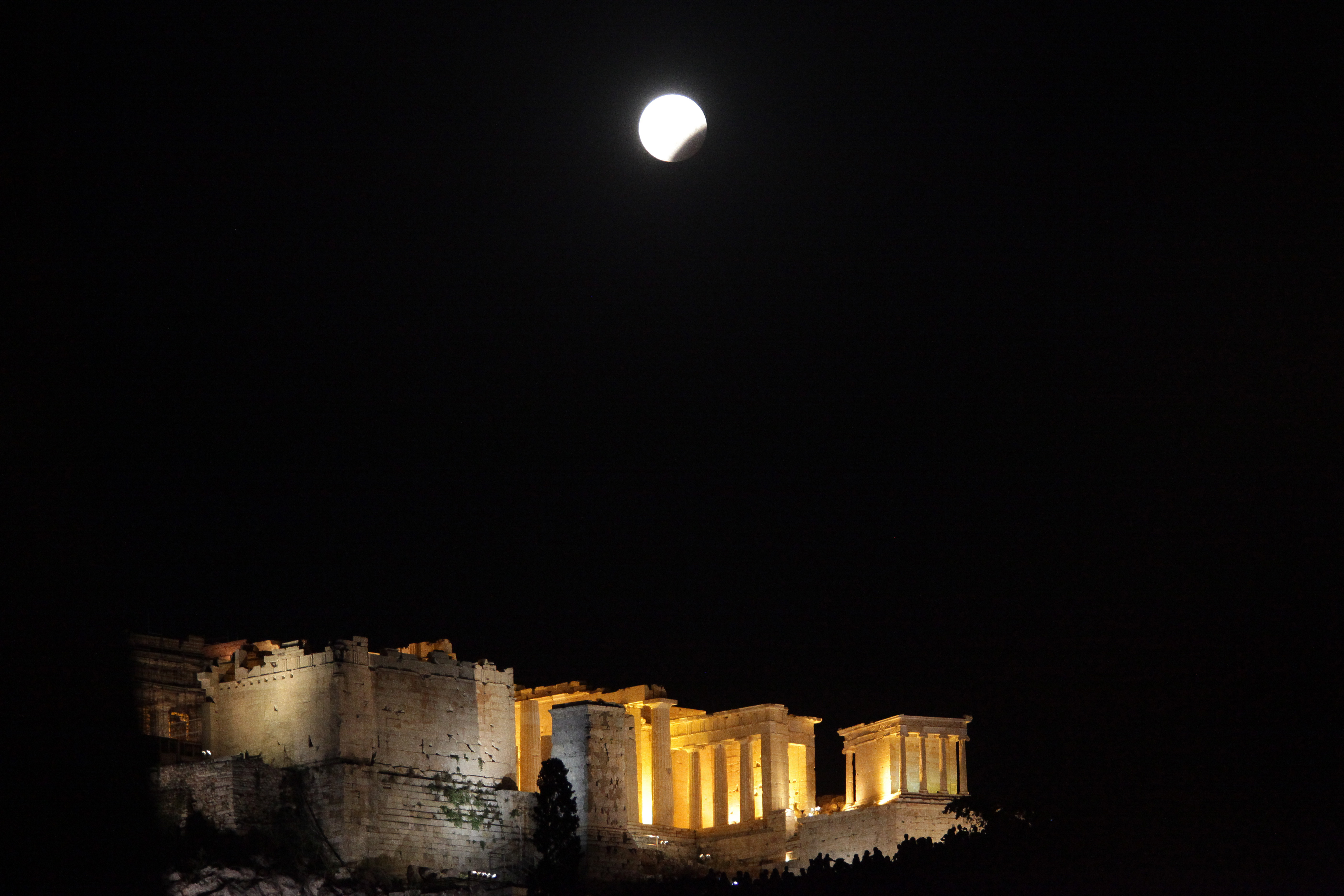 Πανσέληνος και έκλειψη Σελήνης δημιούργησαν ένα σπάνιο θέαμα (ΦΩΤΟ)-6