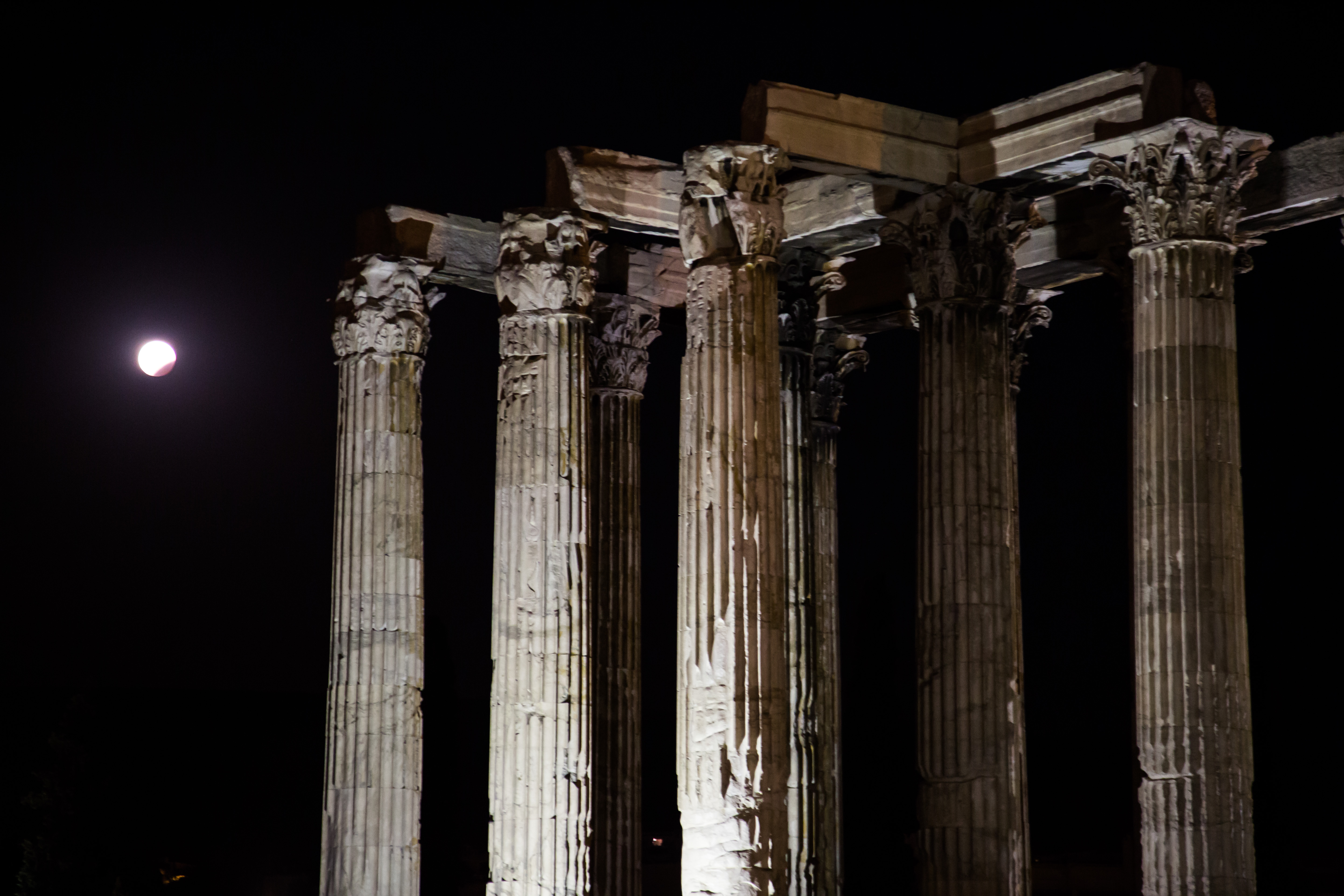 Πανσέληνος και έκλειψη Σελήνης δημιούργησαν ένα σπάνιο θέαμα (ΦΩΤΟ)-8