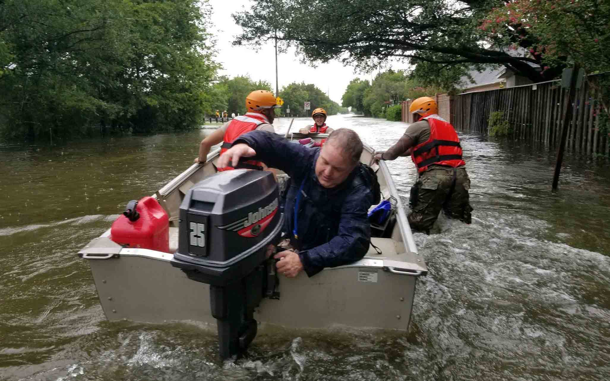 Χιούστον: Περίπου 6.000 κλήσεις στις αρχές για έκτακτη βοήθεια λόγω των πλημμυρών-2