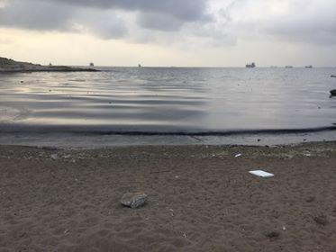 Πετρέλαιο στις ακτές της Σαλαμίνας από τη βύθιση του δεξαμενόπλοιου «Αγία Ζώνη»-2
