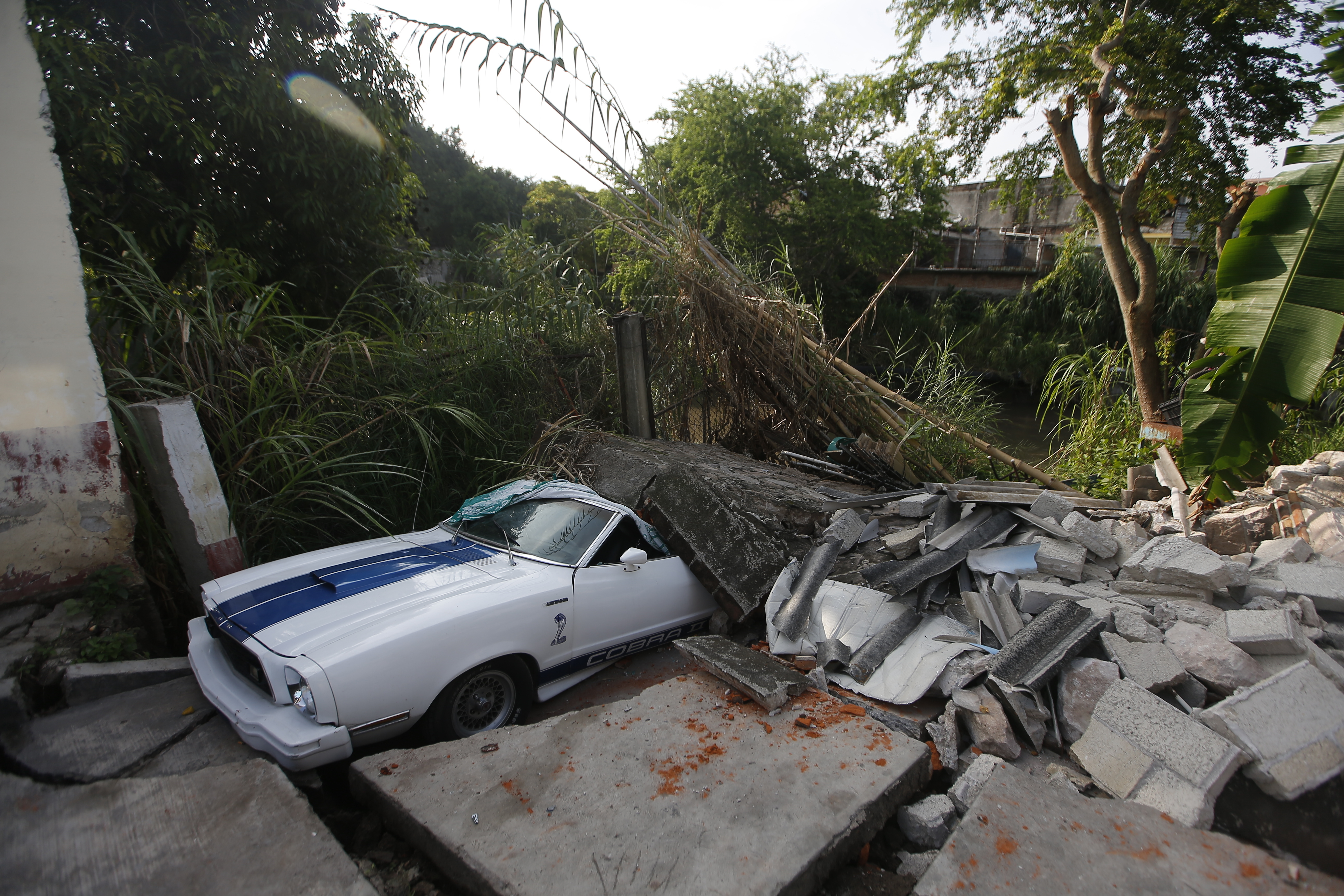Σεισμός στο Μεξικό: Αγωνιώδεις έρευνες για εντοπισμό επιζώντων στα συντρίμμια-4