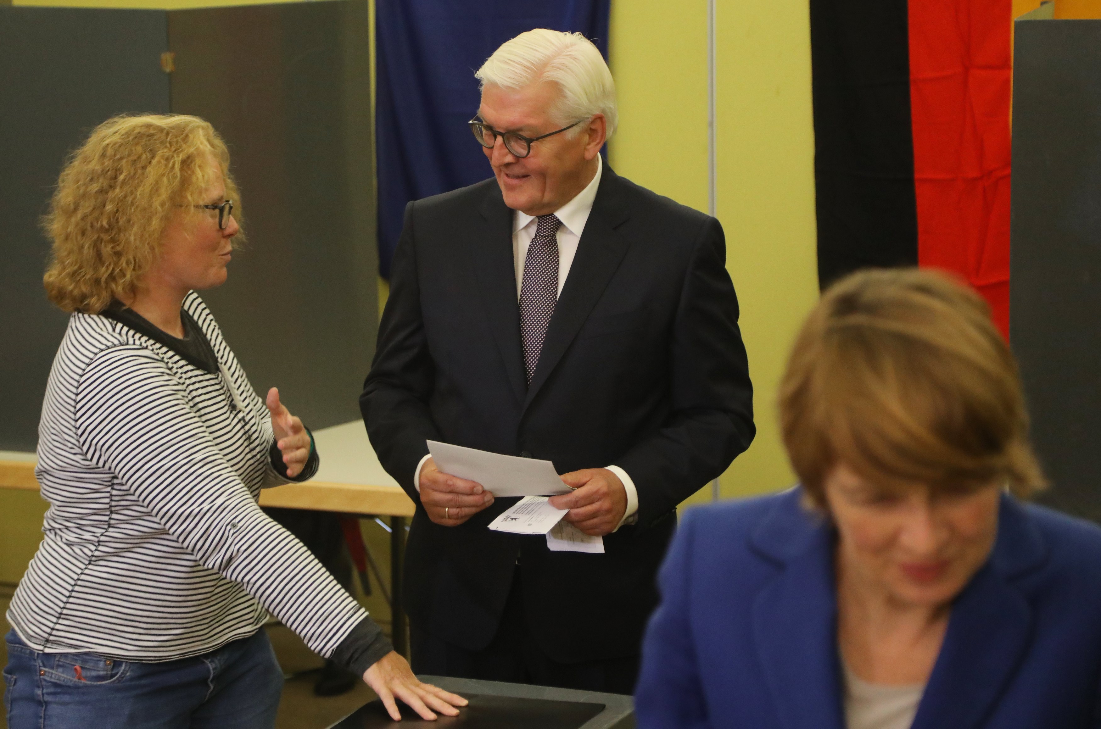 «Πολιτικός σεισμός» στο Βερολίνο: Πρωτιά για Μέρκελ, νίκη για το ακροδεξιό AfD, εκτός συνασπισμού το SPD-6