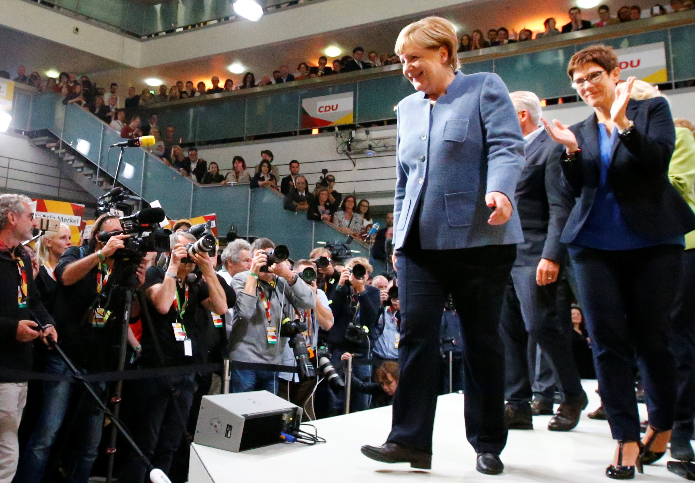 Γερμανικές εκλογές: Νίκη-εφιάλτης για Μέρκελ, συντριβή Σουλτς, θριαμβευτική άνοδος για AfD-1