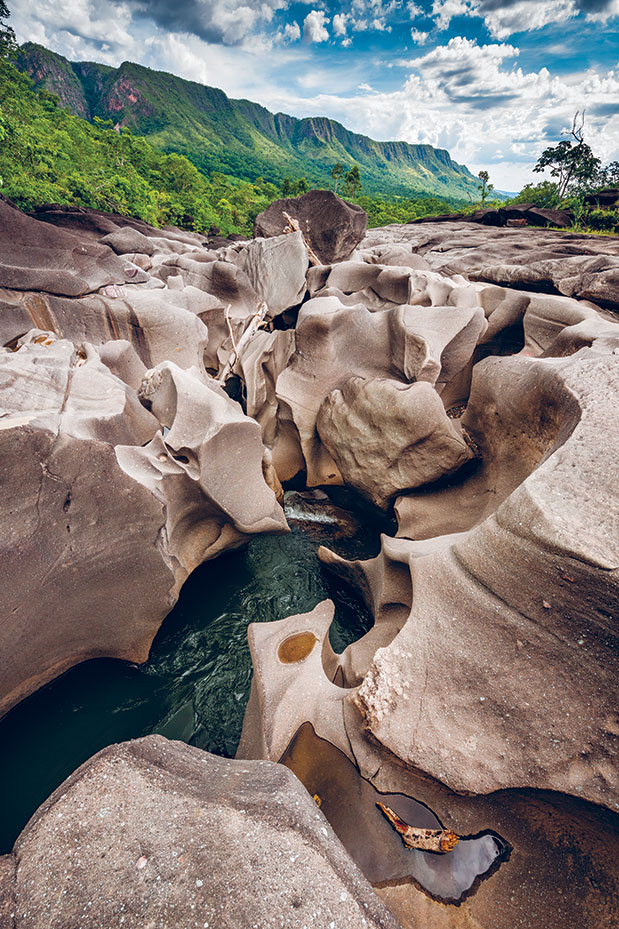 Μυστικά και θαύματα-6