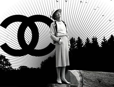 Η Gabrielle λέει την ώρα στο νέο CHANEL Mademoiselle J12-3