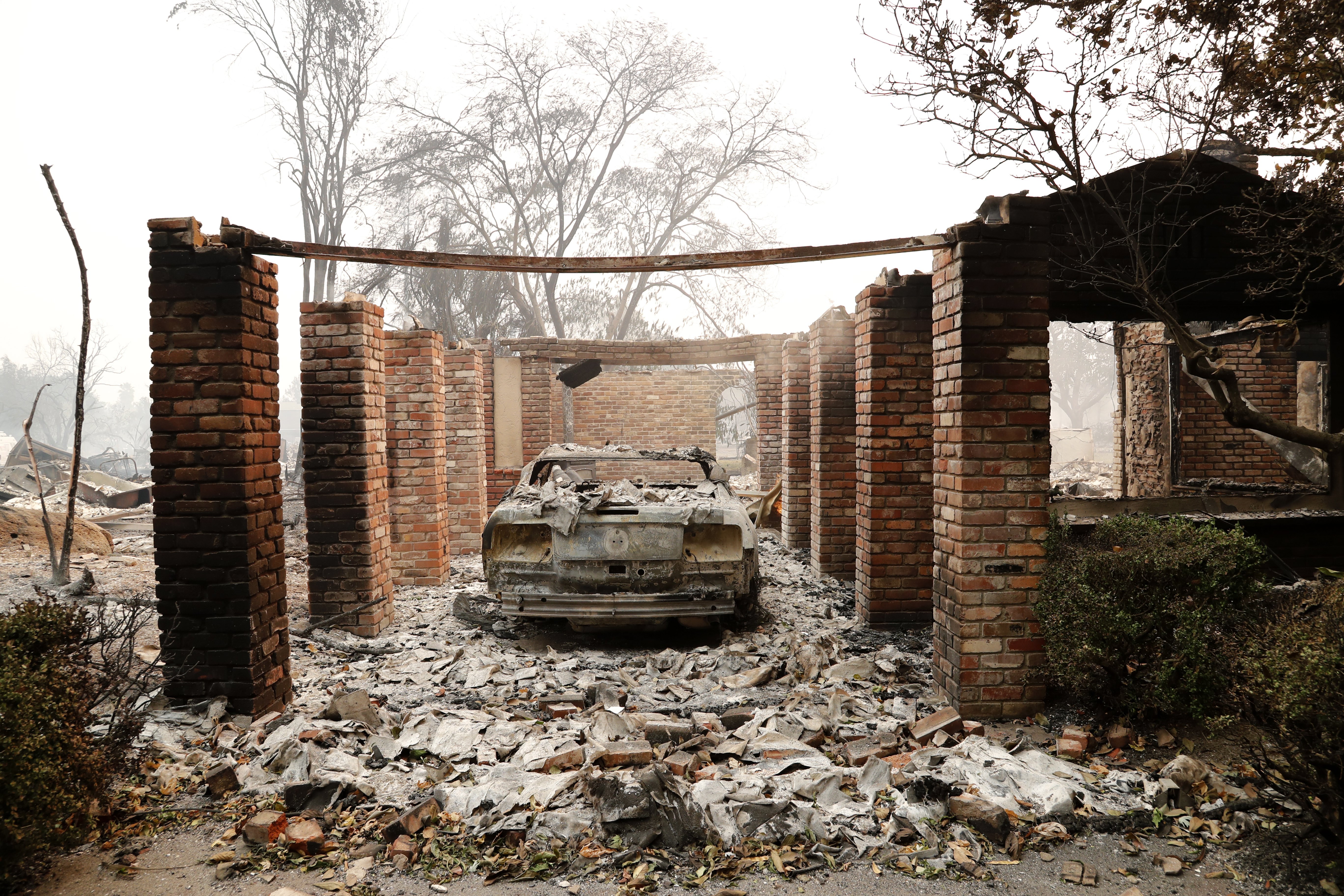Στους 15 οι νεκροί από τις πυρκαγιές στην Καλιφόρνια-3