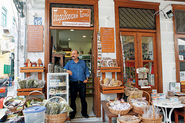 Ερμούπολη, Άνω Σύρος: Οι αρχόντισσες συστήνονται-11