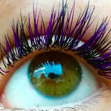 To νέο beauty trend λέγεται Μermaid Lashes και περιλαμβάνει πολύ χρώμα-1