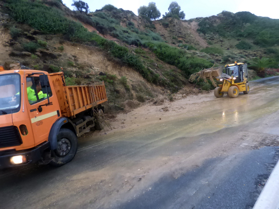 «Πνίγηκε» η Κρήτη από την κακοκαιρία-5