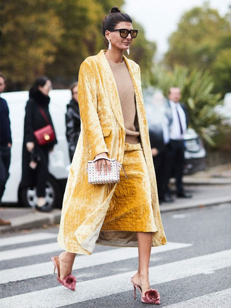 6 pencil φούστες που αποδεικνύουν πως δεν ”ανήκουν” μόνο στο γραφείο-1