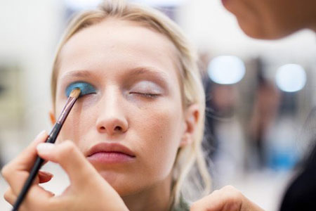 Δείτε τα καλύτερα beauty looks από την AXDW-3