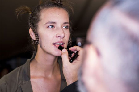 Δείτε τα καλύτερα beauty looks από την AXDW-4