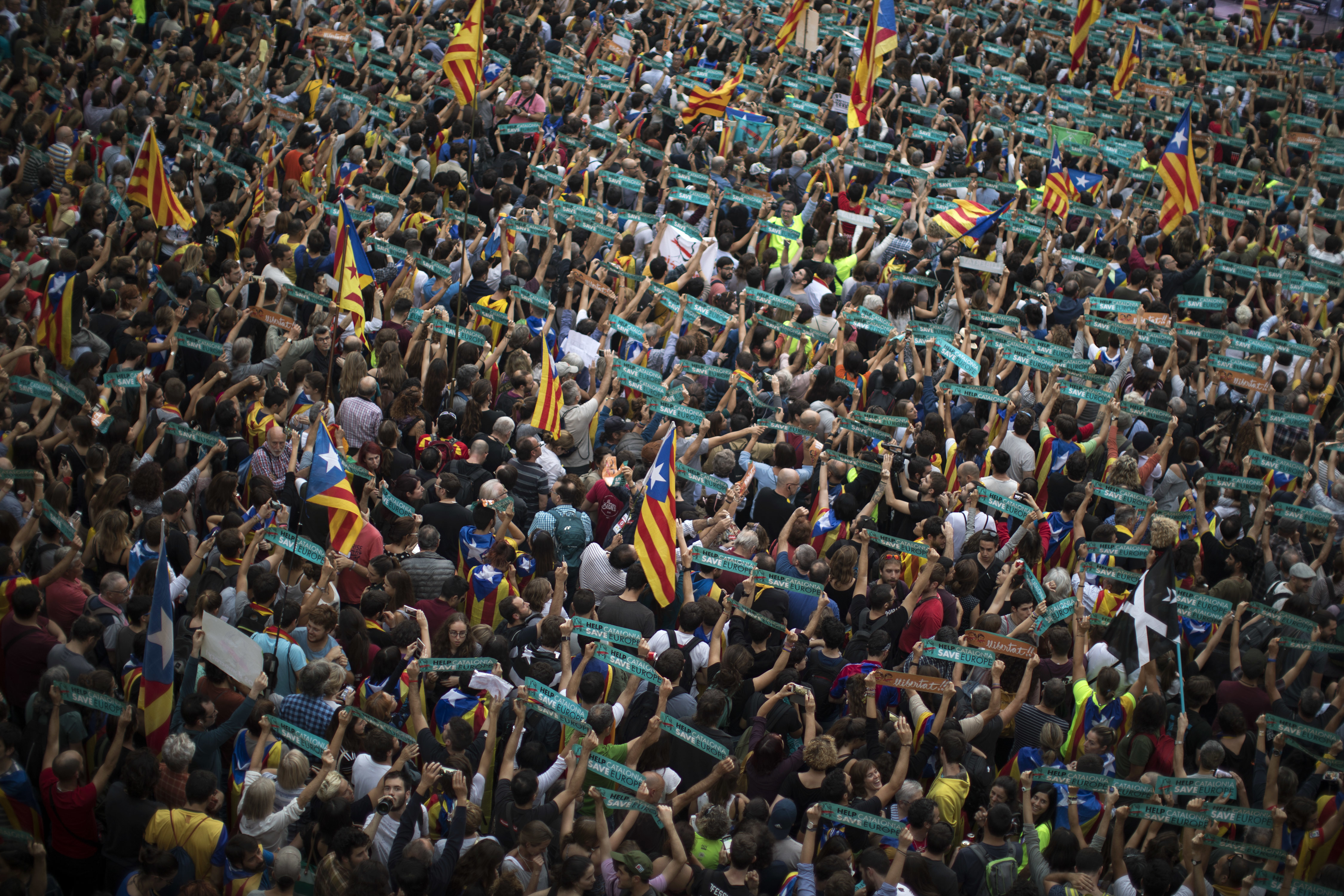 Καταλωνία: Άμεσος έλεγχος και δίωξη Πουτζντεμόν για «εξέγερση»-5