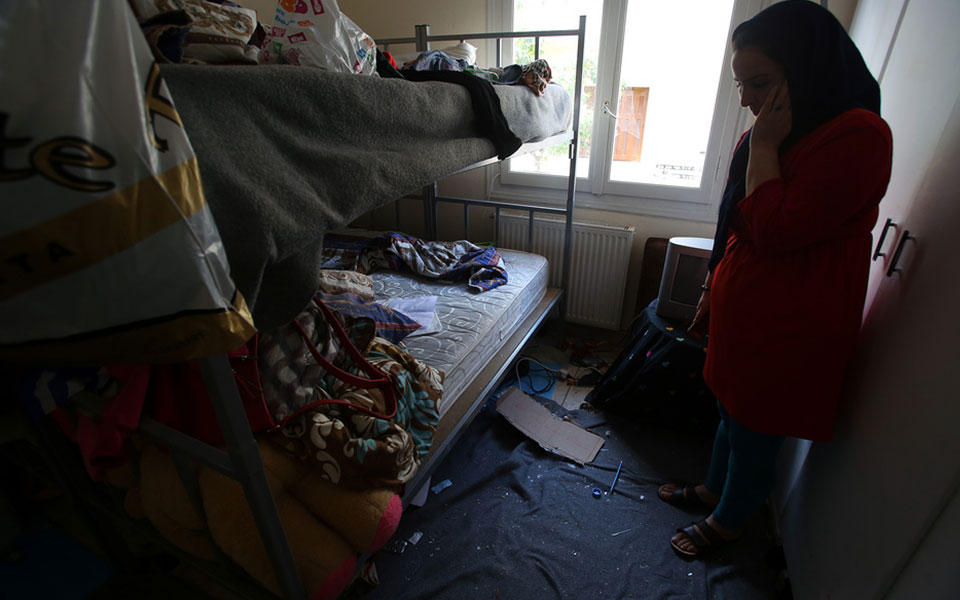 Επίθεση με πέτρες στο σπίτι του 11χρονου Αμίρ, που κληρώθηκε σημαιοφόρος-2