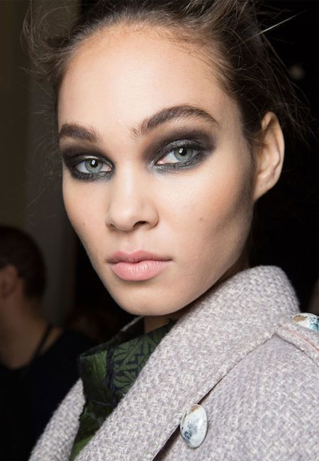 Τα καλύτερα smokey eyes του φετινού χειμώνα-4