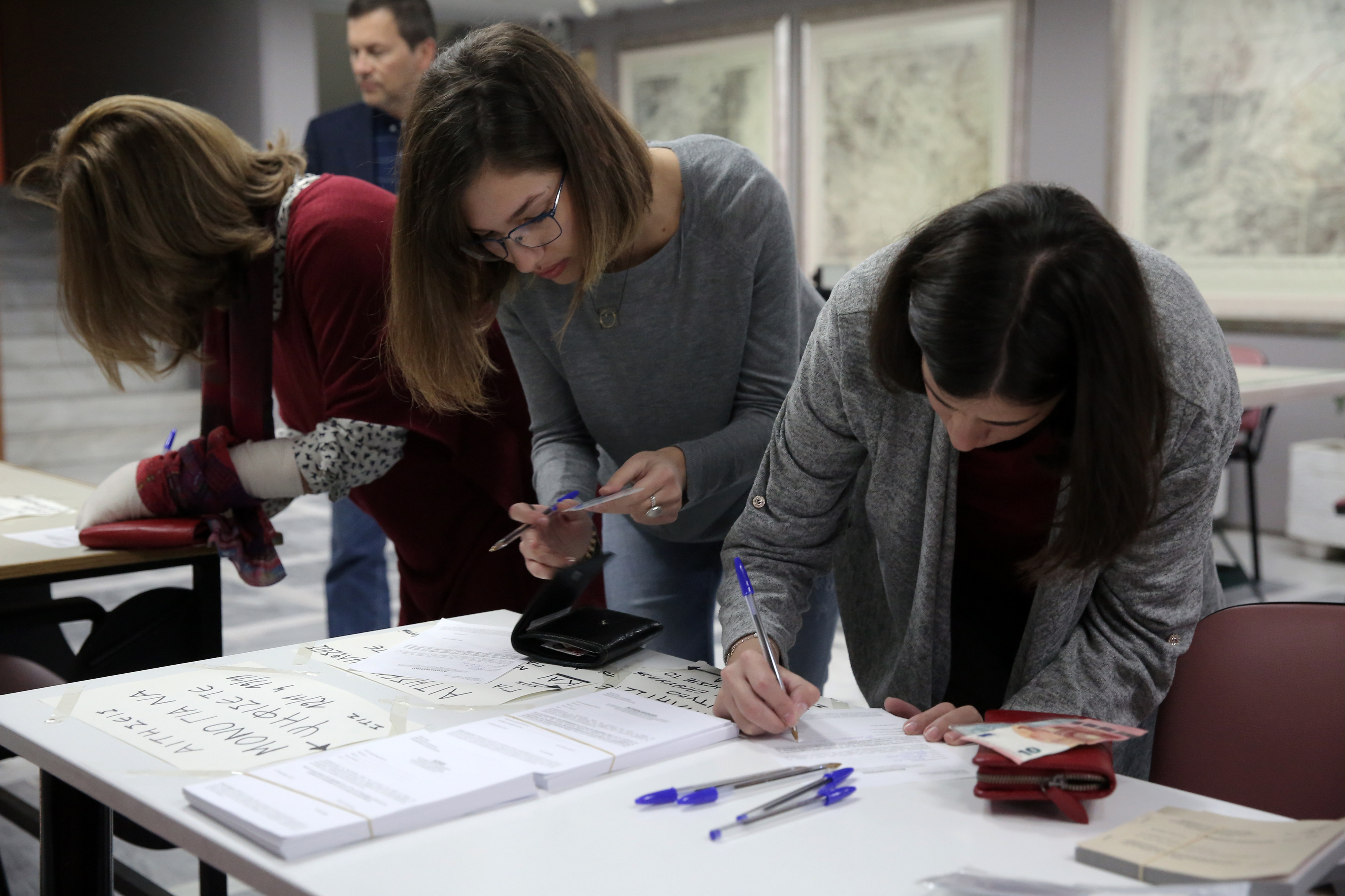 Κεντροαριστερά: Περισσότεροι από 210.000 πολίτες στις κάλπες-3