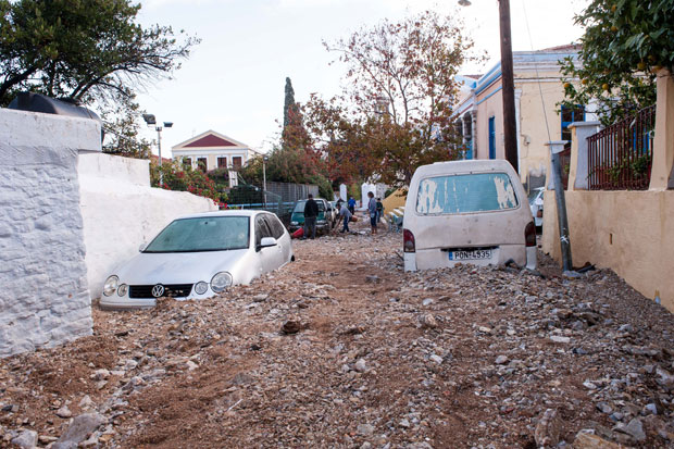 Σύμη: Εικόνες καταστροφής από το πέρασμα της κακοκαιρίας-2