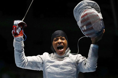 ”Είναι επαναστατικό”! Η πρώτη Barbie με μαντίλα μόλις κυκλοφόρησε-1