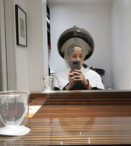 Η Δούκισσα Νομικού μας αποκαλύπτει το Νο1 μυστικό για μαλακά μαλλιά-1