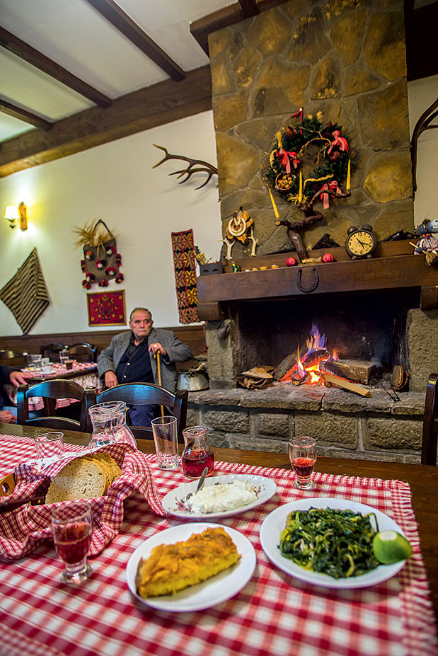 Καρπενήσι: Στην αγκαλιά της φύσης-4