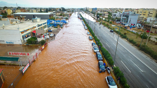 Τραγωδία με 15 νεκρούς στη Δυτ. Αττική – Πλημμύρισαν Μάνδρα, Μαγούλα, Νέα Πέραμος-5