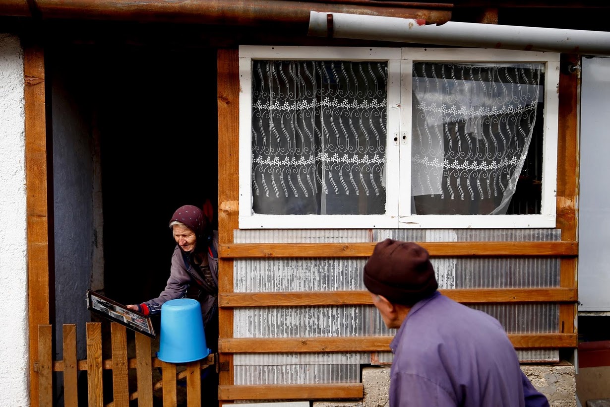 Στο ερειπωμένο χωριό που γεννήθηκε, ο Μλάντιτς θεωρείται ακόμα ήρωας-4