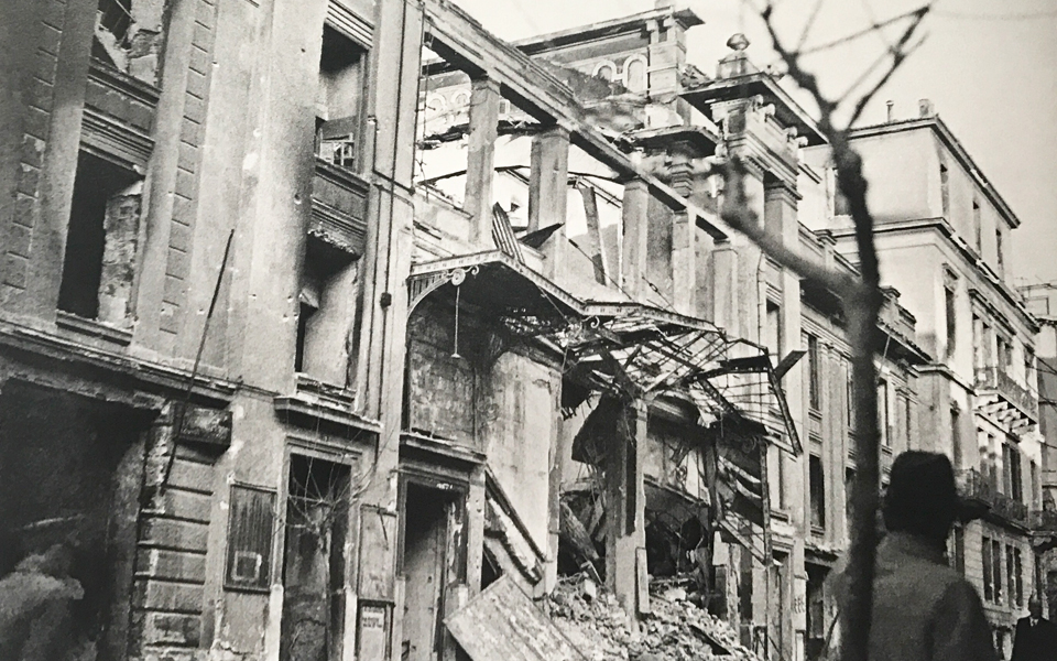 Τότε που Ελληνες κατέστρεψαν την Αθήνα-1