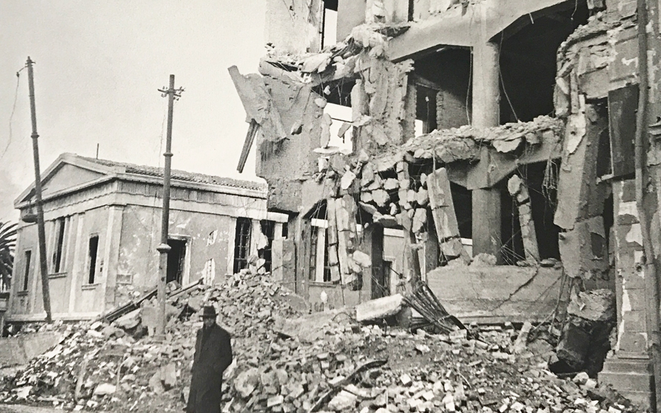 Τότε που Ελληνες κατέστρεψαν την Αθήνα-2