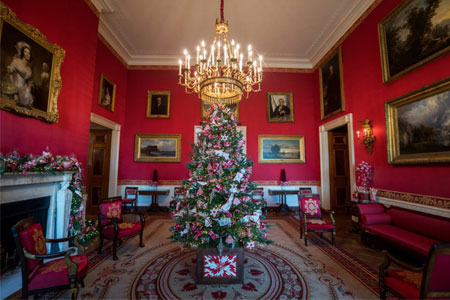 Η Melania Trump τα… έδωσε όλα στην χριστουγεννιάτικη διακόσμηση του Λευκού Οίκου!-5