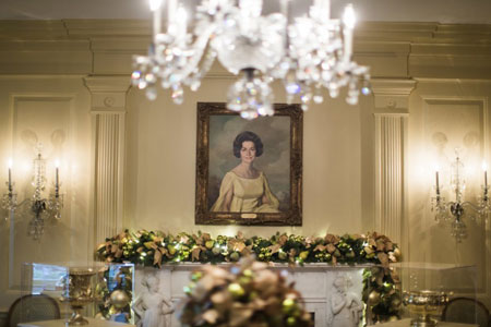 Η Melania Trump τα… έδωσε όλα στην χριστουγεννιάτικη διακόσμηση του Λευκού Οίκου!-4