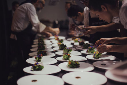 Theater of Life: Ένα συσσίτιο με τα περισσότερα αστέρια Μισελέν-1