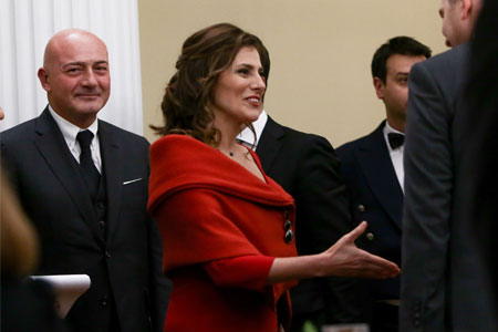 Η πραγματική πρωταγωνίστρια στην επίσκεψη Ερντογάν ήταν η Μπέτυ Μπαζιάνα-4