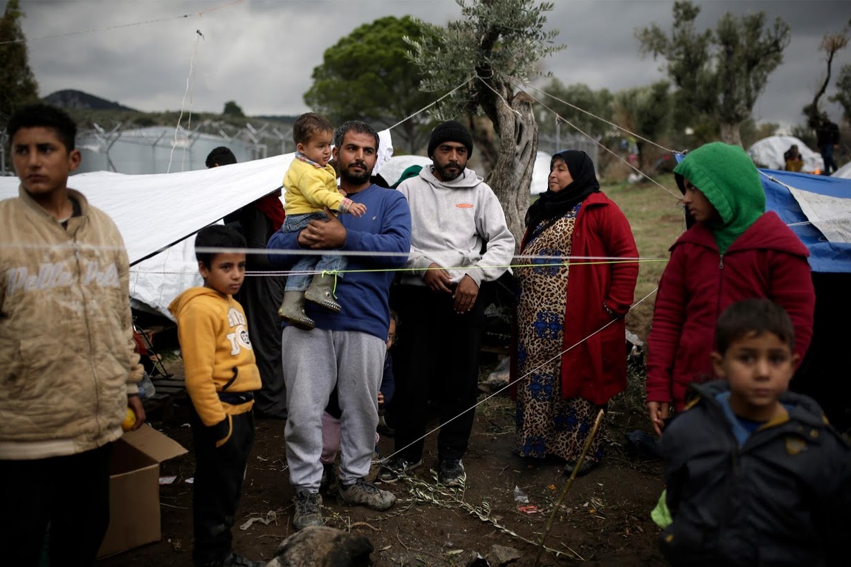Το συγκλονιστικό φωτορεπορτάζ του Reuters για τους μετανάστες στη Λέσβο:  «Δεν είναι ζωή αυτή για ανθρώπους»-1